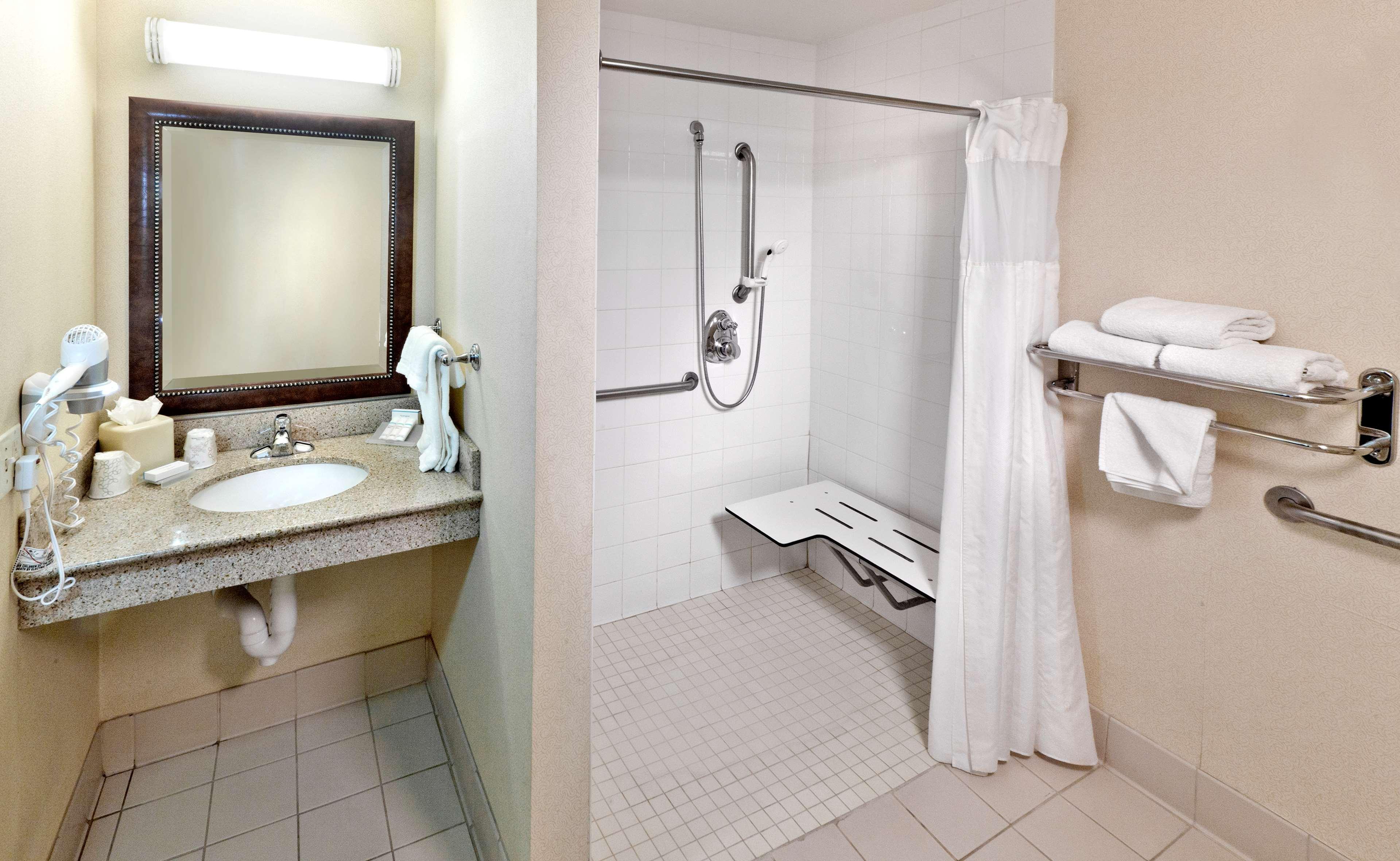Hilton Garden Inn Ontario Rancho Cucamonga Bagian luar foto