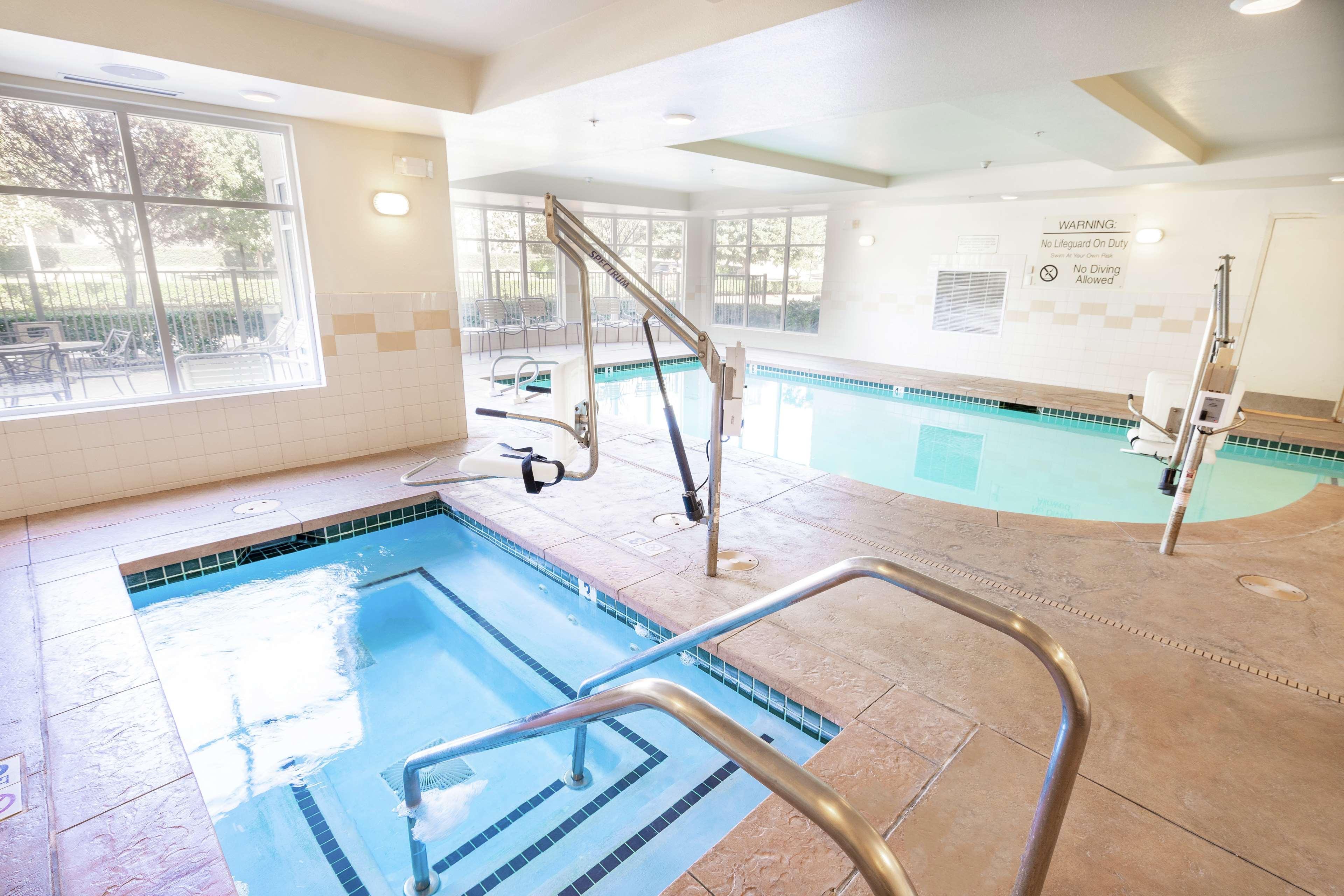 Hilton Garden Inn Ontario Rancho Cucamonga Bagian luar foto