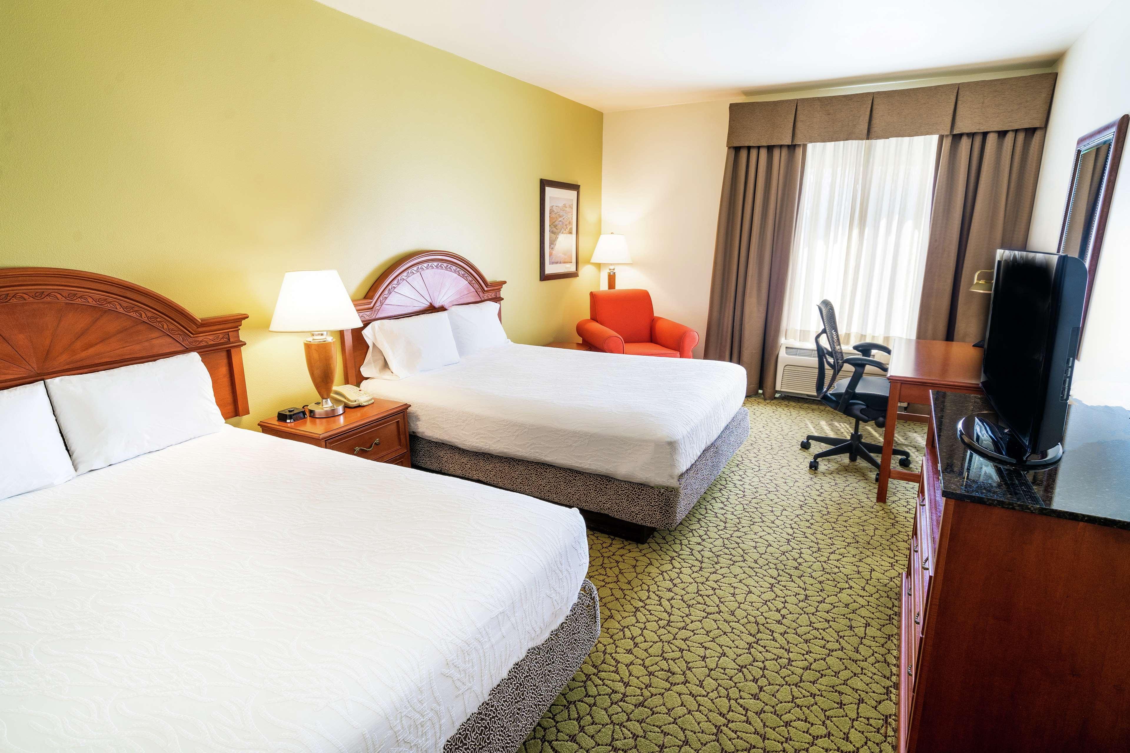 Hilton Garden Inn Ontario Rancho Cucamonga Bagian luar foto