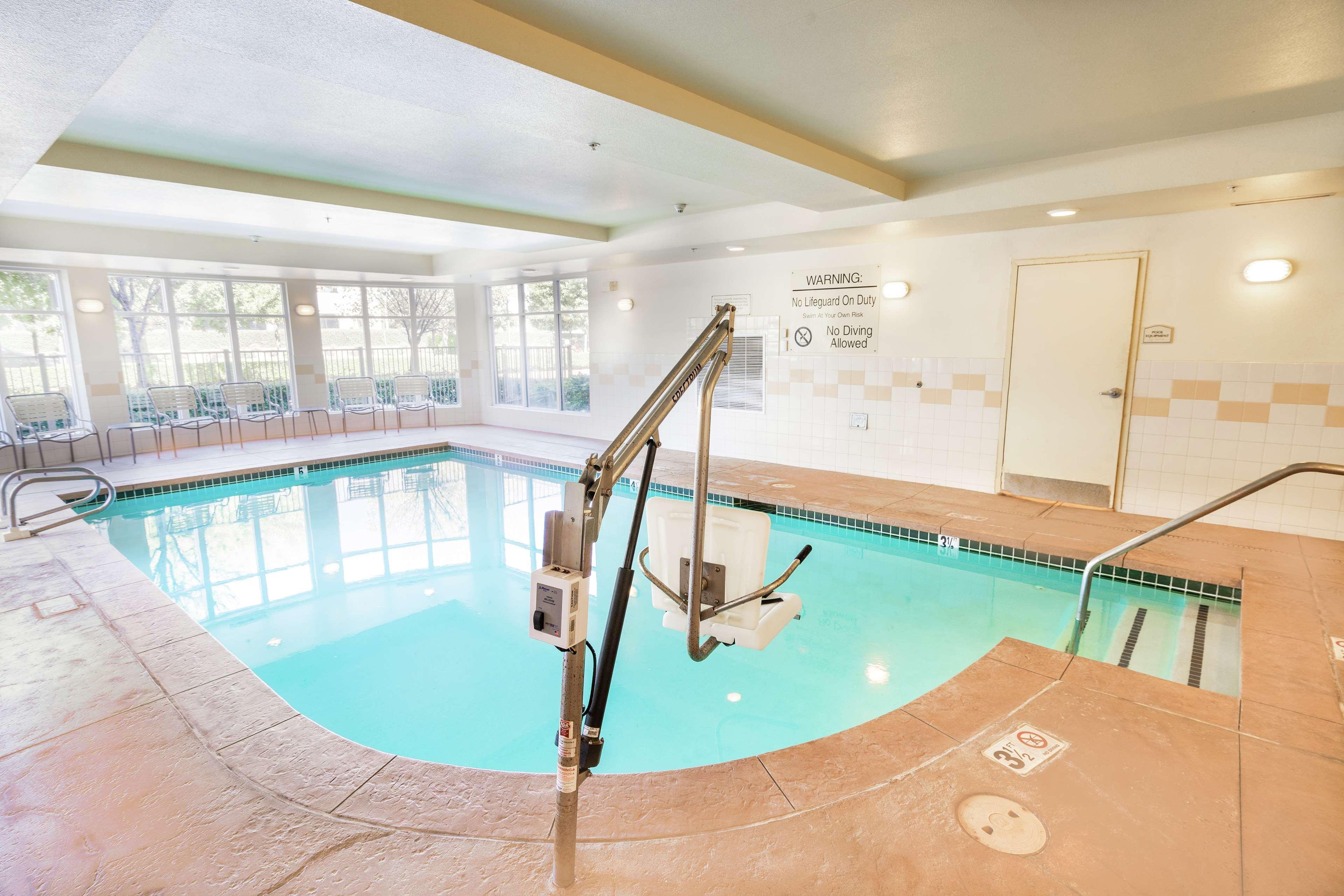Hilton Garden Inn Ontario Rancho Cucamonga Bagian luar foto