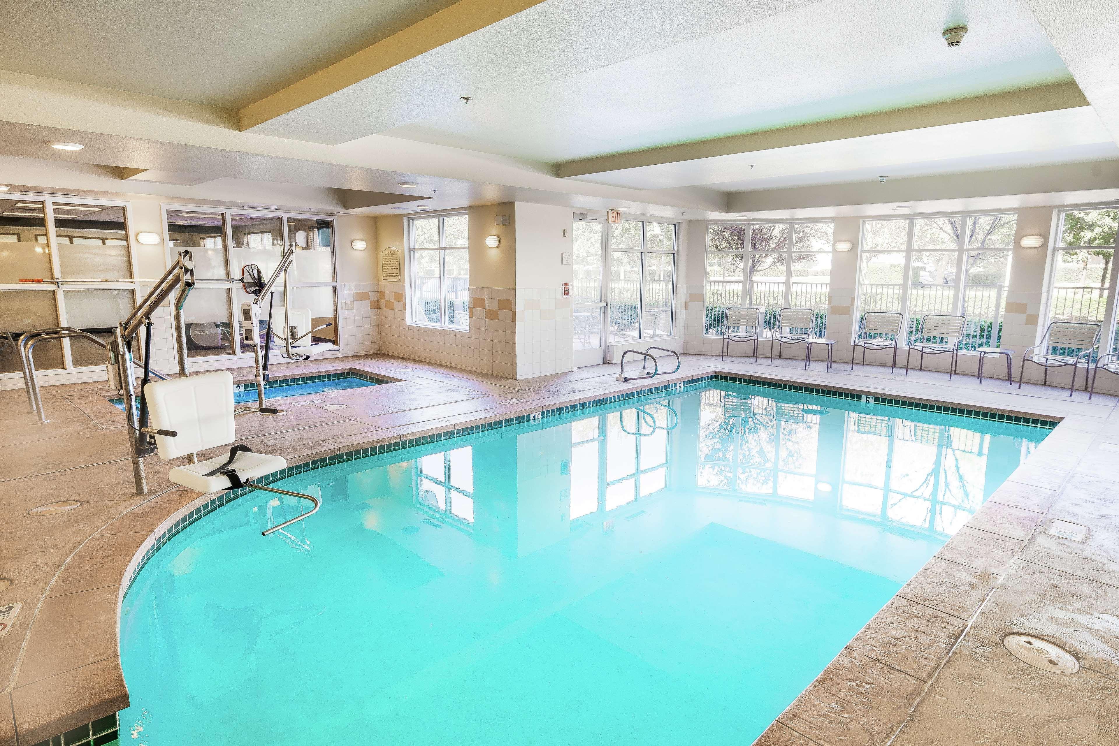 Hilton Garden Inn Ontario Rancho Cucamonga Bagian luar foto