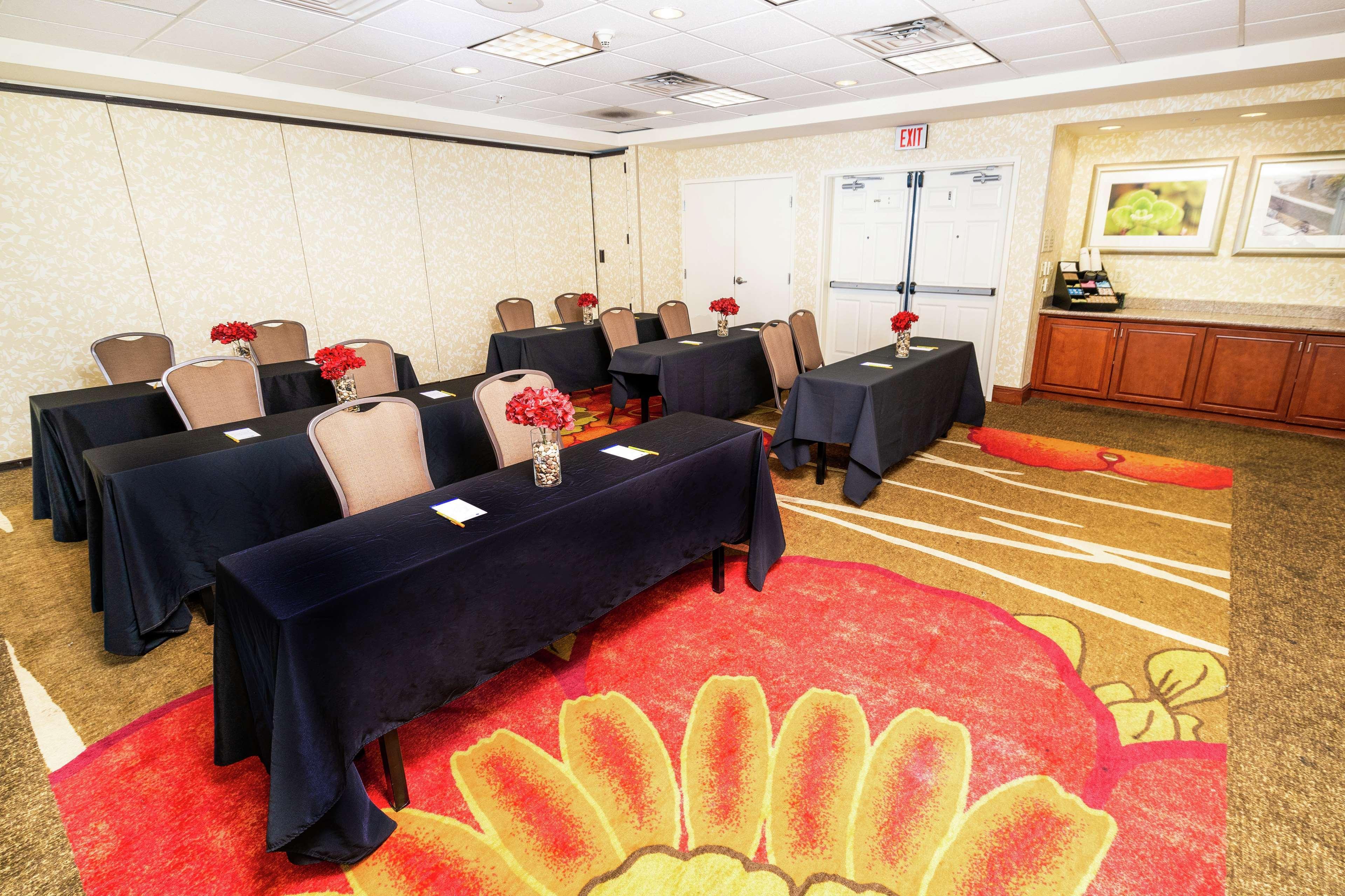 Hilton Garden Inn Ontario Rancho Cucamonga Bagian luar foto