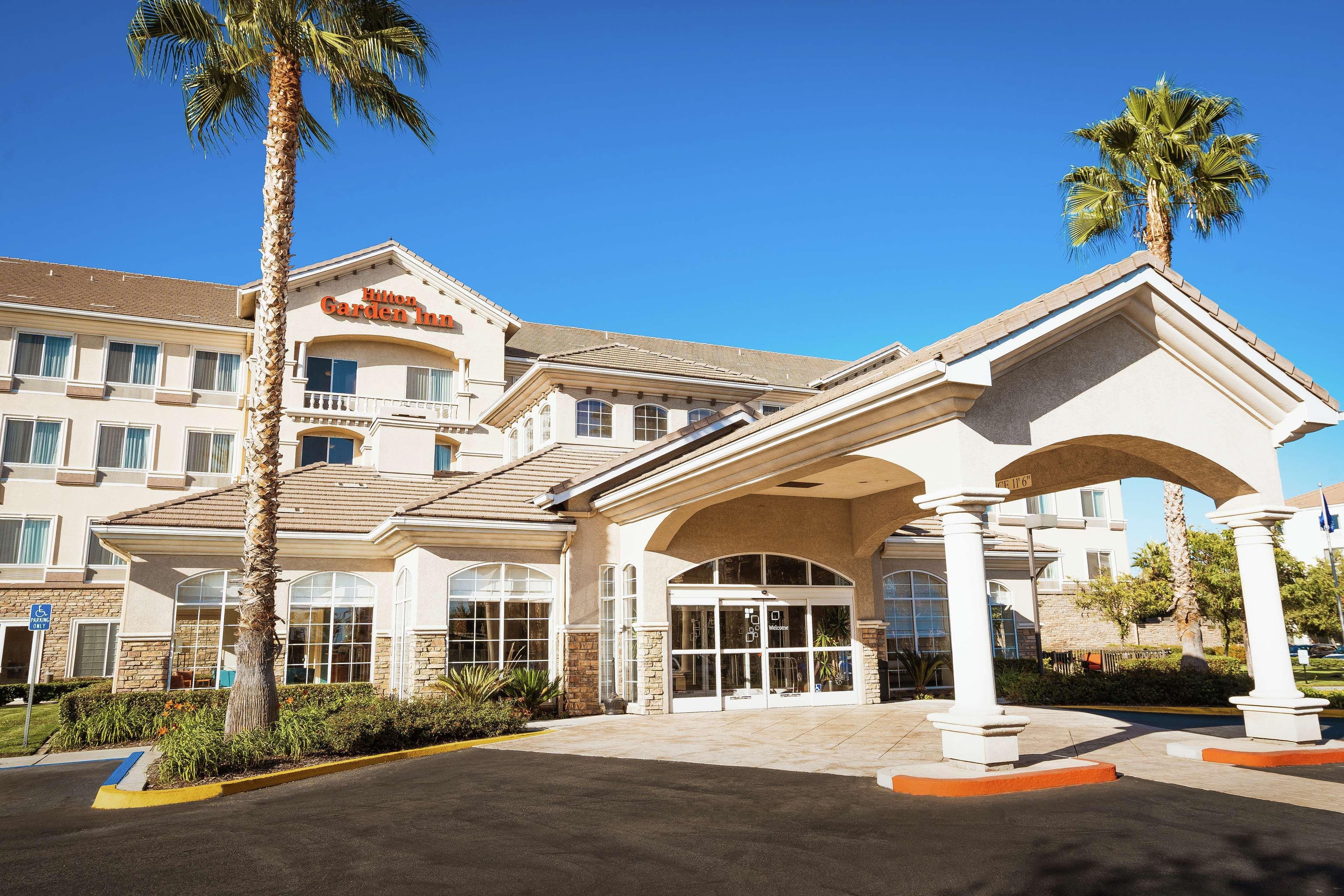 Hilton Garden Inn Ontario Rancho Cucamonga Bagian luar foto