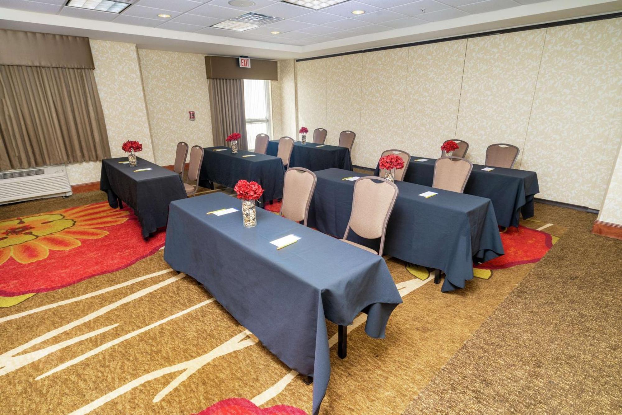 Hilton Garden Inn Ontario Rancho Cucamonga Bagian luar foto