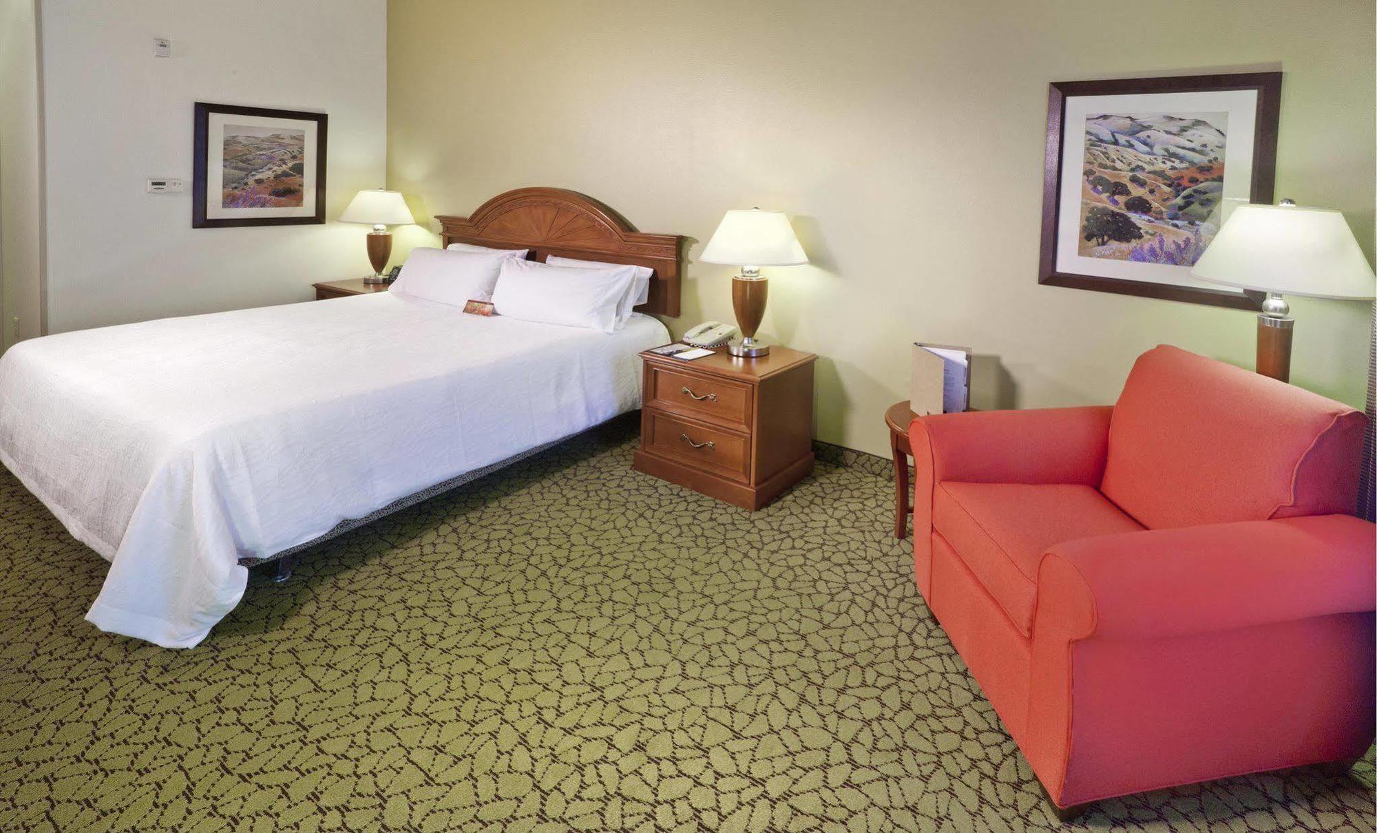 Hilton Garden Inn Ontario Rancho Cucamonga Bagian luar foto